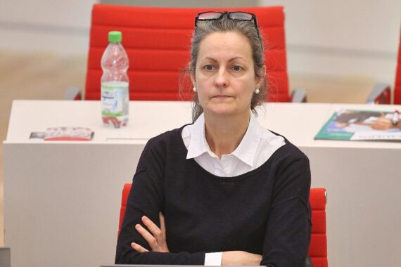 Jenny Meyer im Fokus der Debatte über Windkraftanlagen im Naturpark Dahme-Heideseen.