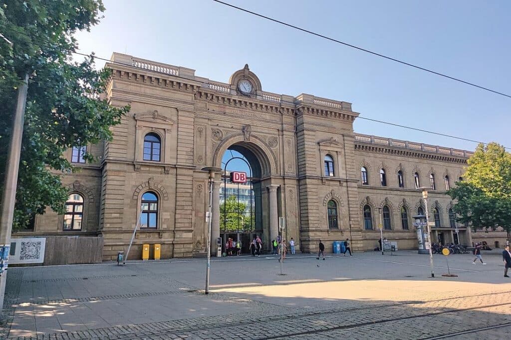 Bundespolizei vollstreckt zwei Haftbefehle im Magdeburger Hauptbahnhof