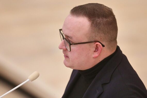 CDU-Politiker Julian Brüning kritisiert die Untätigkeit der Landesregierung beim Waldbrandschutz.