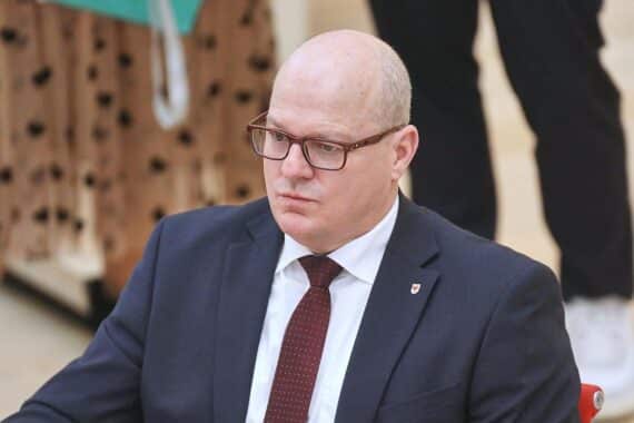 Danny Eichelbaum fordert konsequente Maßnahmen gegen Drogenkriminalität im Brandenburger Landtag.