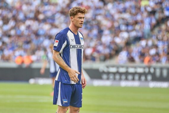 Hertha BSC jubelt nach Elfmeterschießen-Sieg gegen Preußen Münster im DFB-Pokal.