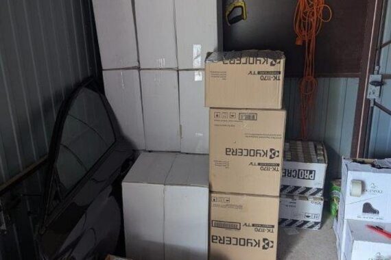 Zollbeamte beschlagnahmten in Bogatynia 300.000 illegale Zigaretten aus verschiedenen Sorten.