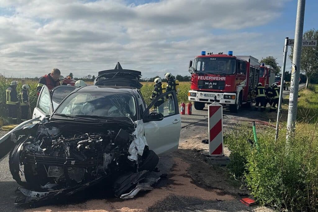 Drei Verletzte bei Verkehrsunfall in Aurich-Spekendorf