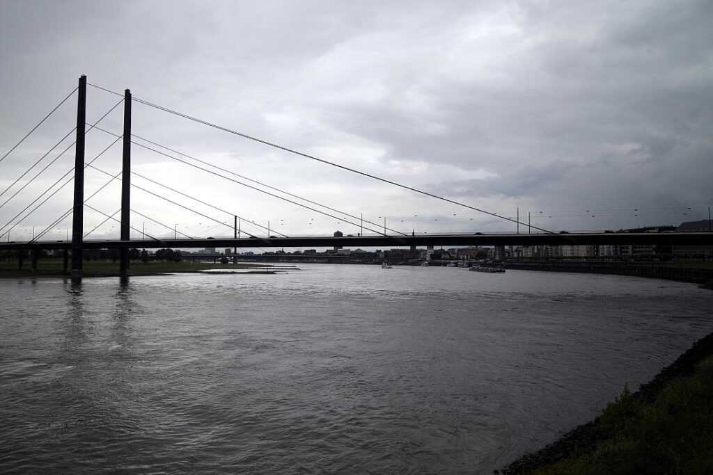 Düsseldorf erlässt Badeverbot für den Rhein