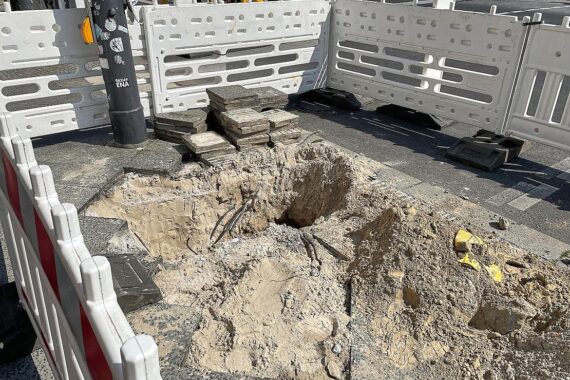 Baustelle in Bissendorf mit Verkehrssperrungen und Bauarbeiten an Landesstraße 85.