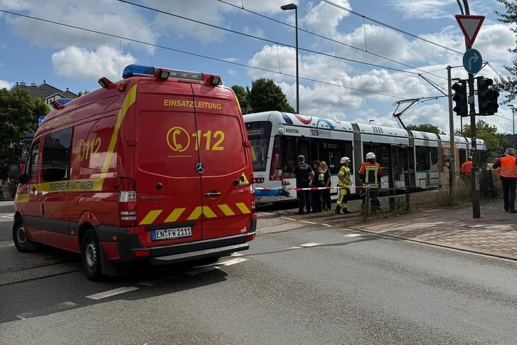 Fußgänger stirbt bei Zusammenstoß mit Straßenbahn in Hattingen