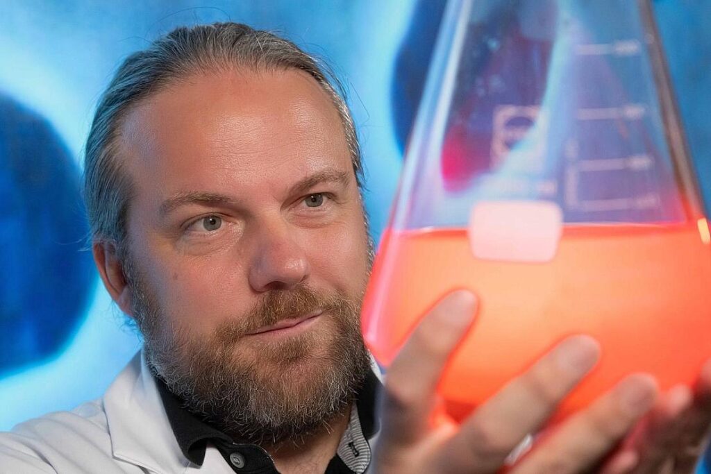 Jenaer Mikrobiologe erhält 1,4 Millionen Euro Forschungsgeld