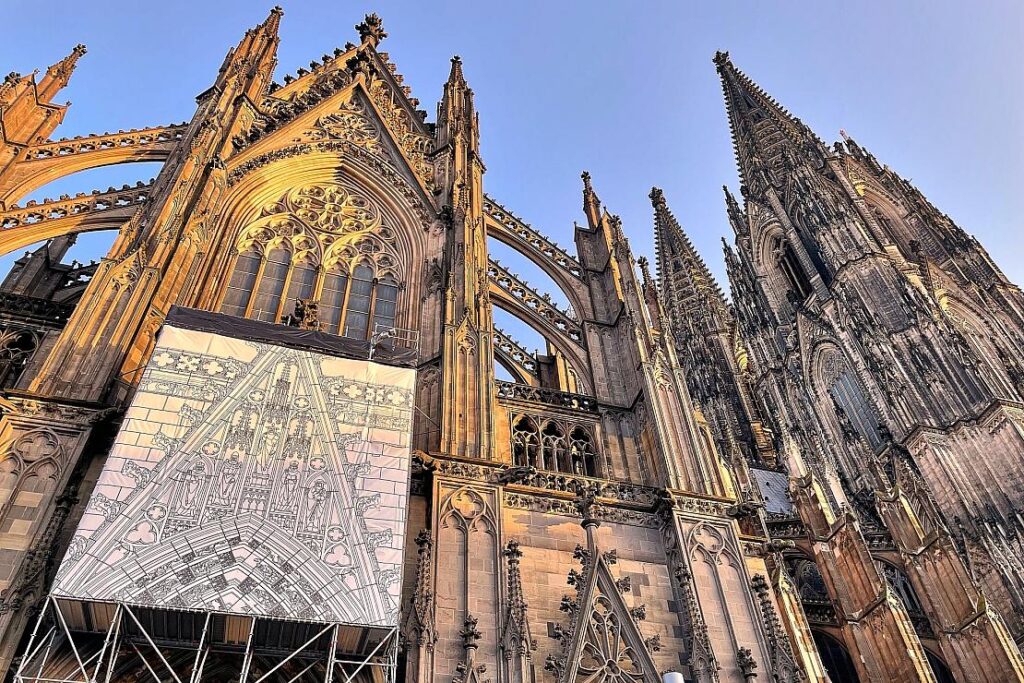 Köln schließt Haushalt 2024 mit 294 Millionen Euro Defizit