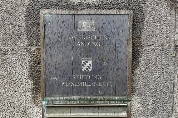 Bayerische Sozialministerin Scharf betont notwendige Reform des Sozialstaats in München.