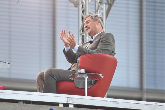 Markus Söder präsentiert Erbschaftssteuer-Vorschlag, während Kritik aus Mecklenburg-Vorpommern laut wird.