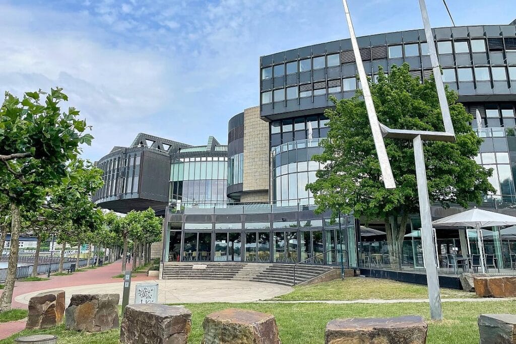 NRW fördert Medizinprojekte mit 27,6 Millionen Euro