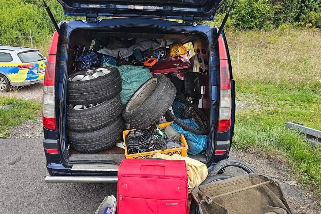 Polizei stoppt Transporter mit gestohlenen Fahrrädern auf A 38 bei Bleicherode