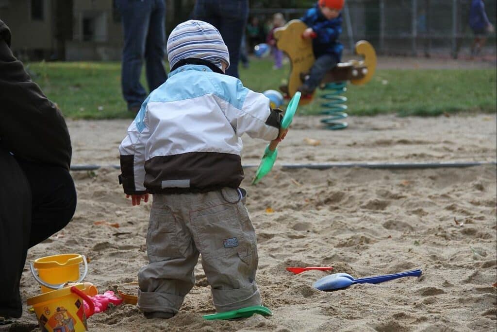 Rätsel um vergrabendes Küchenmesser auf Spielplatz gelöst
