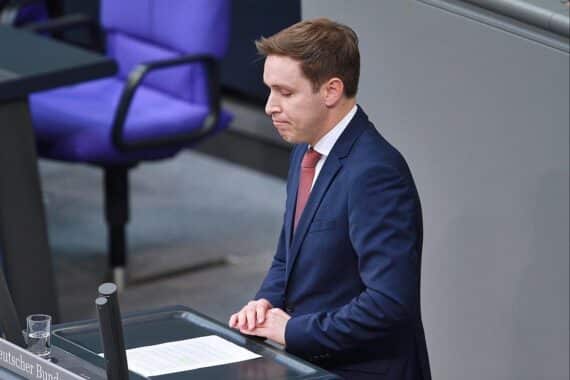 Trauer um verstorbenen Polizisten; Solidarität mit Angehörigen und Kollegen in Völklingen.