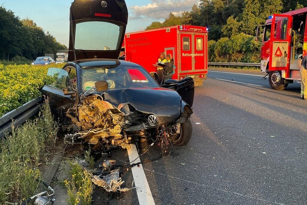 Schwerer Unfall auf A2 bei Lehrte führt zu Vollsperrung