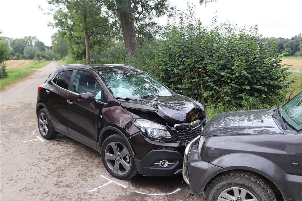 Schwerer Unfall auf Feldweg bei Nieheim