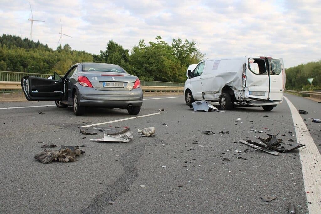 Schwerer Unfall auf Landstraße bei Grevenbroich