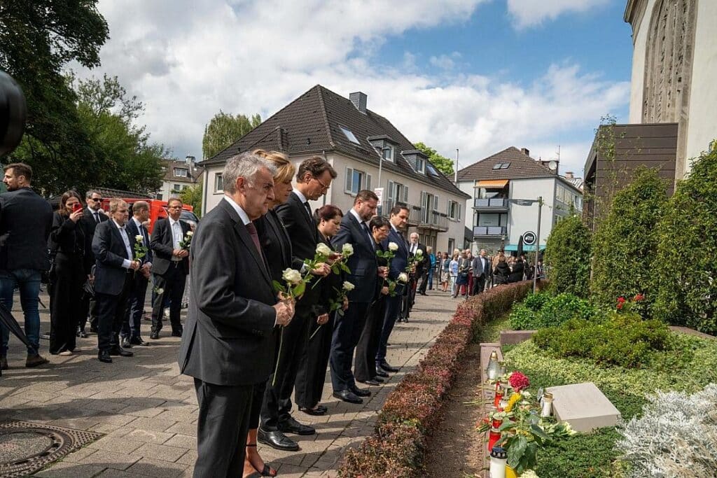 Solingen gedenkt der Opfer des Attentats vom August 2024