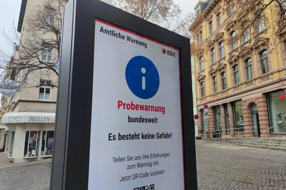 Sirenenheultöner, Feuerwehr, Probealarm, Bürger informieren, Katastrophenschutz, bundesweiter Warntag, Ulm, Sicherheit.