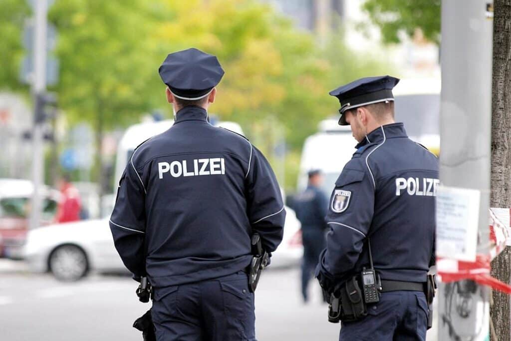 Unbekannter Fahrer flüchtet nach Unfall in Sersheim