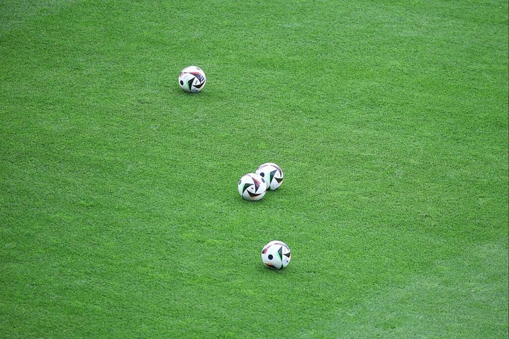 Ahaus baut sechs neue Kunstrasenplätze für Fußballvereine