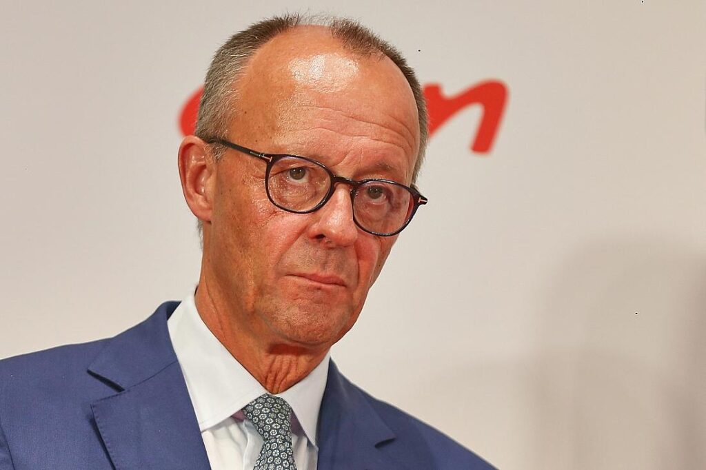 Bericht: Datenhändler verkaufen Handynummern von Merz und Ministern