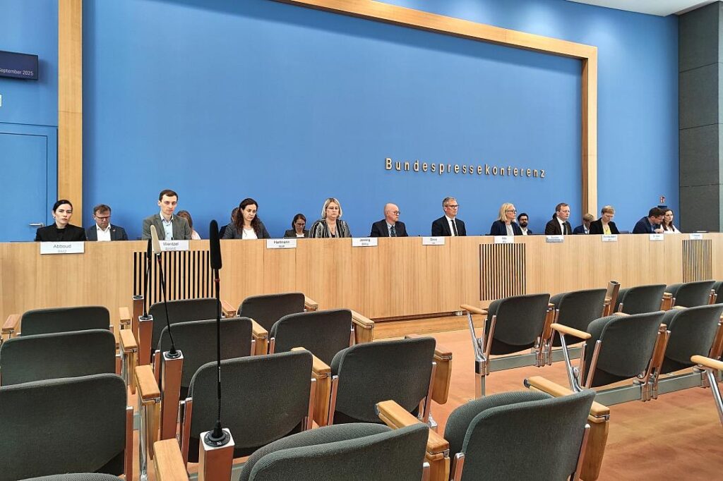 Bundesregierung zurückhaltend bei Nouripours Wahlreform-Vorschlag