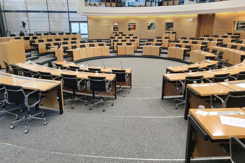 CDU-Fraktion schlägt Vorstellung von Richter- und Staatsanwalts-Kandidaten im Plenum vor