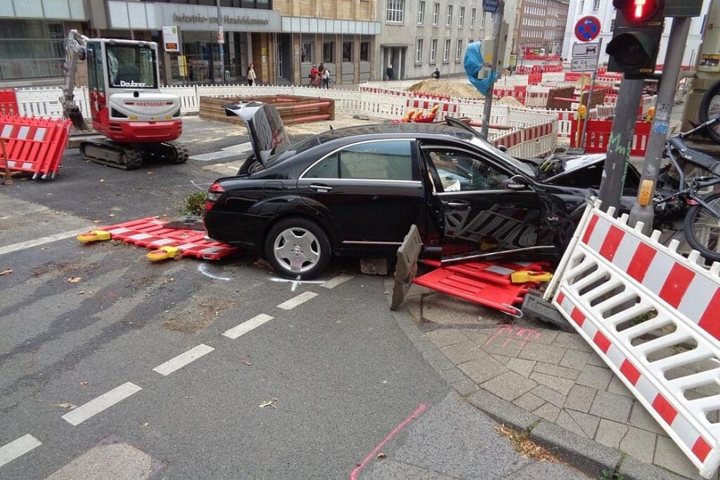 Drei Männer bei Unfall in Aachen verletzt