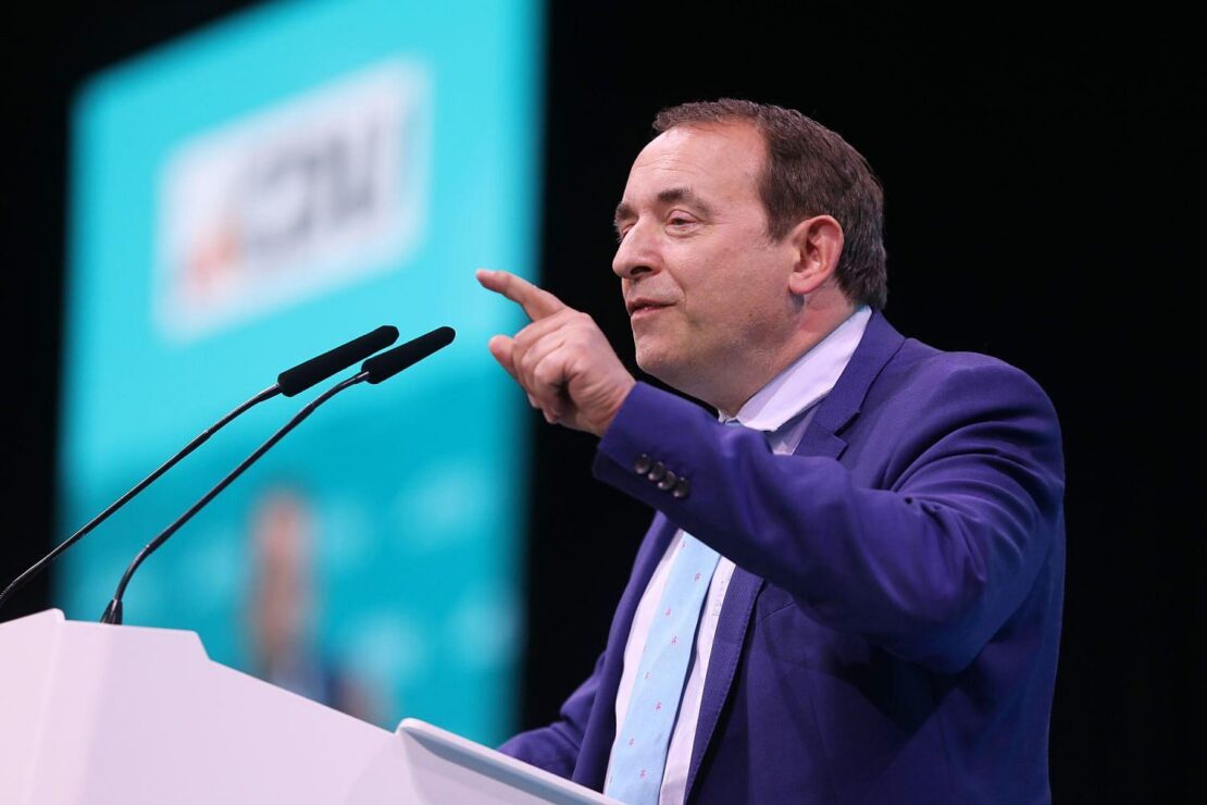 Finanzminister fordert weniger Bürokratie für Regionalbanken