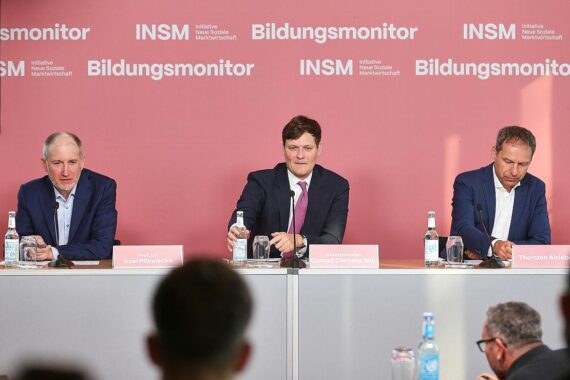 Hessen verbessert sich im Bildungsmonitor 2025, hervorheben: Integration, Ganztagsangebote, erfolgreiche Schülerzahlen.