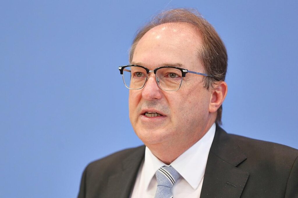 Innenminister ehrt Bundespolizisten für Rettungsaktion in Kabul