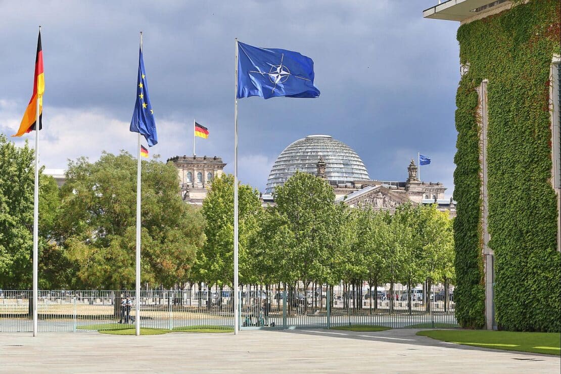 Klingbeil erwartet "Klartext" von Nato gegenüber Russland