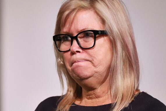 Oberbürgermeisterin Simone Borris im Fokus: Disziplinarverfahren und Sicherheitsfragen nach Weihnachtsmarkt-Anschlag.