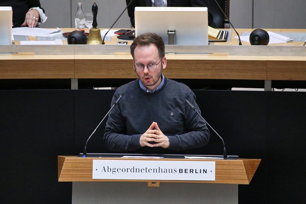 Linke fordert Schließung der A100-Abfahrt Treptow nach Busausfällen