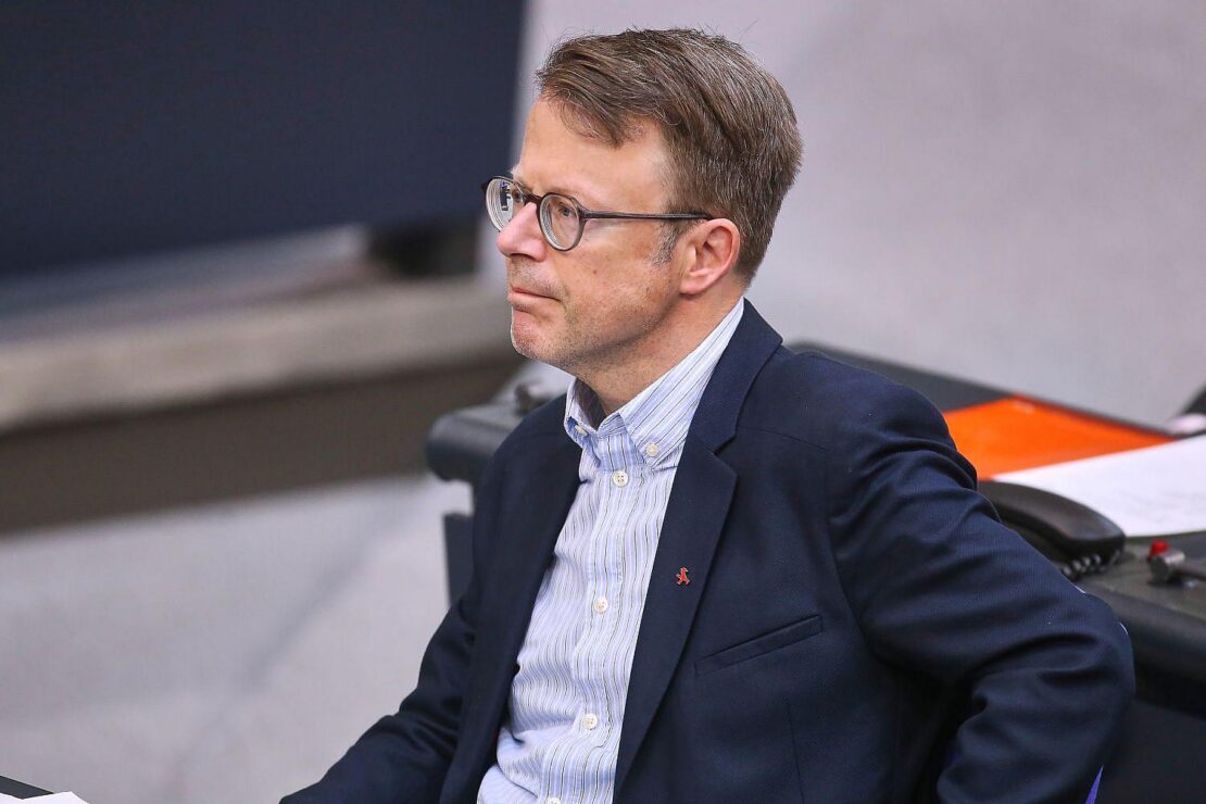 Linke lobt Nato-Reaktion auf russisches Eindringen in Luftraum