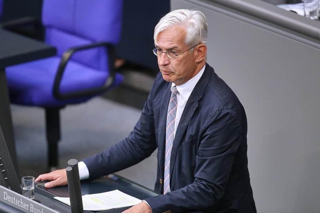 Middelberg warnt vor "drastisch" wachsenden Haushaltslücken