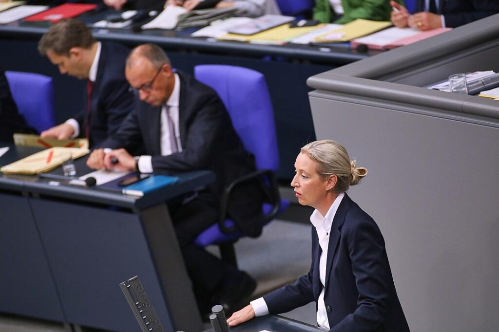 Neue Insa-Umfrage: Union weiter knapp vor AfD – Grüne legen zu