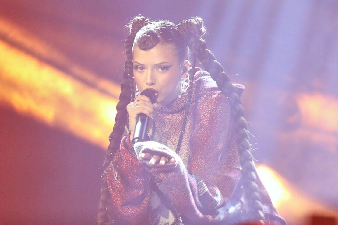 Nina Chuba auf Platz eins der Album-Charts