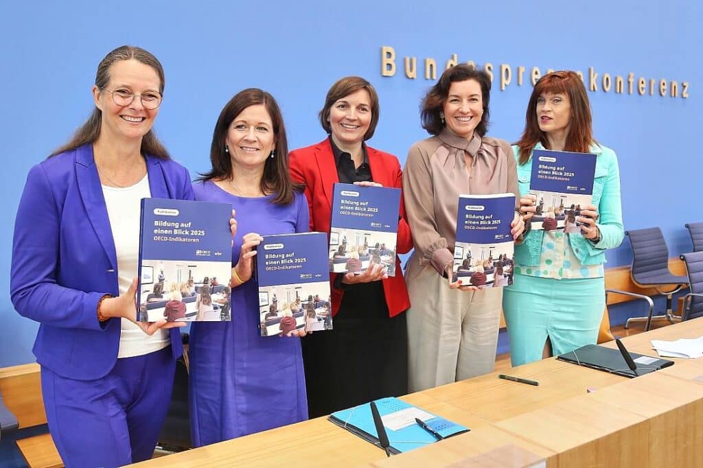 OECD-Studie: Bildungsniveau auf Allzeithoch – Barrieren bleiben