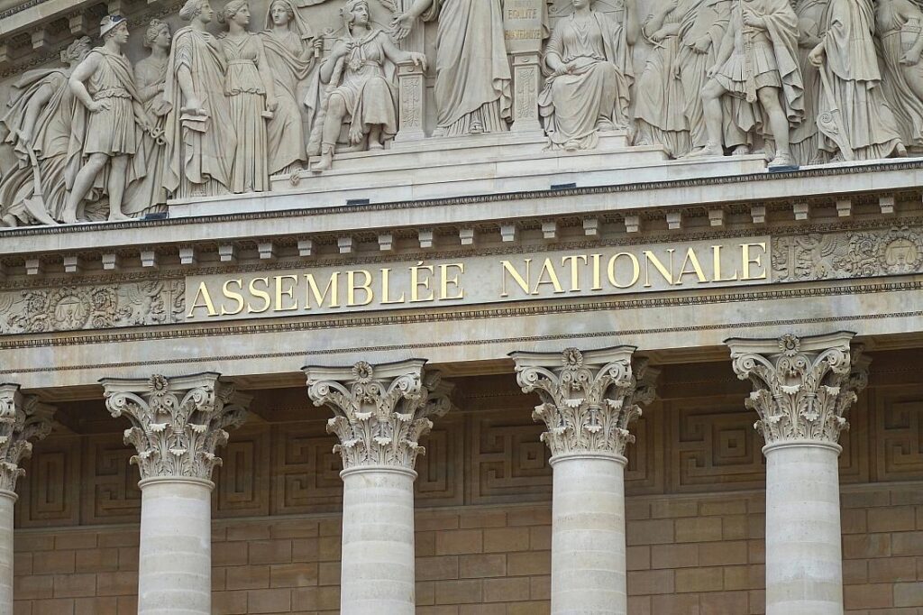 Politik-Krise in Paris: Ifo sieht Risiken für Konjunktur in Europa