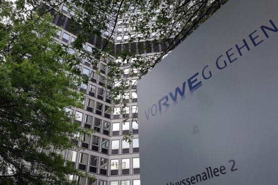 RWE-Chef fordert schnellere Ausschreibung neuer Gaskraftwerke für Versorgungssicherheit in der Energiewende.