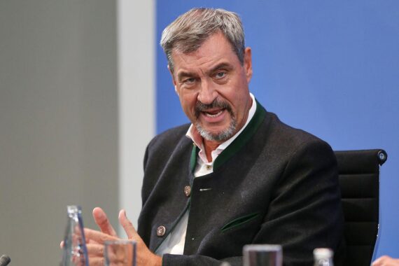 Markus Söder kritisiert NDR-Entscheidung, betont konservative Perspektiven im öffentlich-rechtlichen Rundfunk.