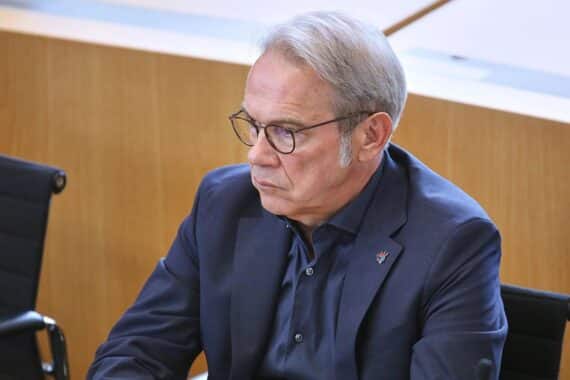 Thüringens Innenminister Georg Maier besucht Soldaten in Litauen während NATO-Übung.