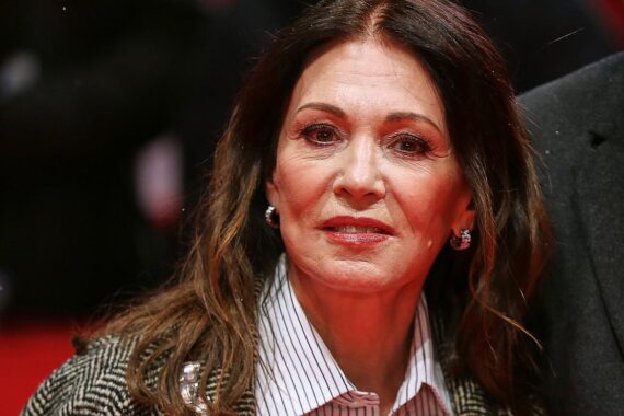 Iris Berben erhält Brückenpreis in Regensburg, Feierlichkeiten und Klimaschutzaktion geplant.