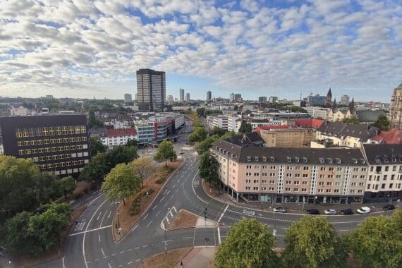 Herbstliches Wetter: Misch aus Sonne und Wolken, kühle Temperaturen, Nebel am Morgen.