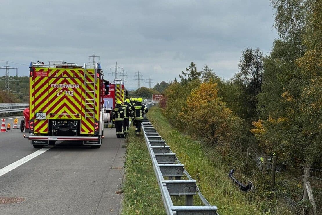 Brennender Pkw auf A4 bei Wenden nach medizinischem Notfall
