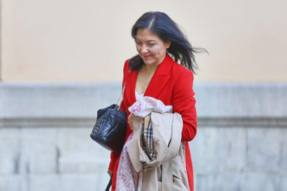 Wirtschaftsministerin Reiche und Urso diskutieren CO2-Grenzwerte für Neuwagen und Verbrenner-Aus.