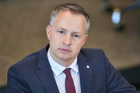 Andreas Bühl diskutiert CDU-Strategien zur Zusammenarbeit mit der AfD im Thüringer Landtag.