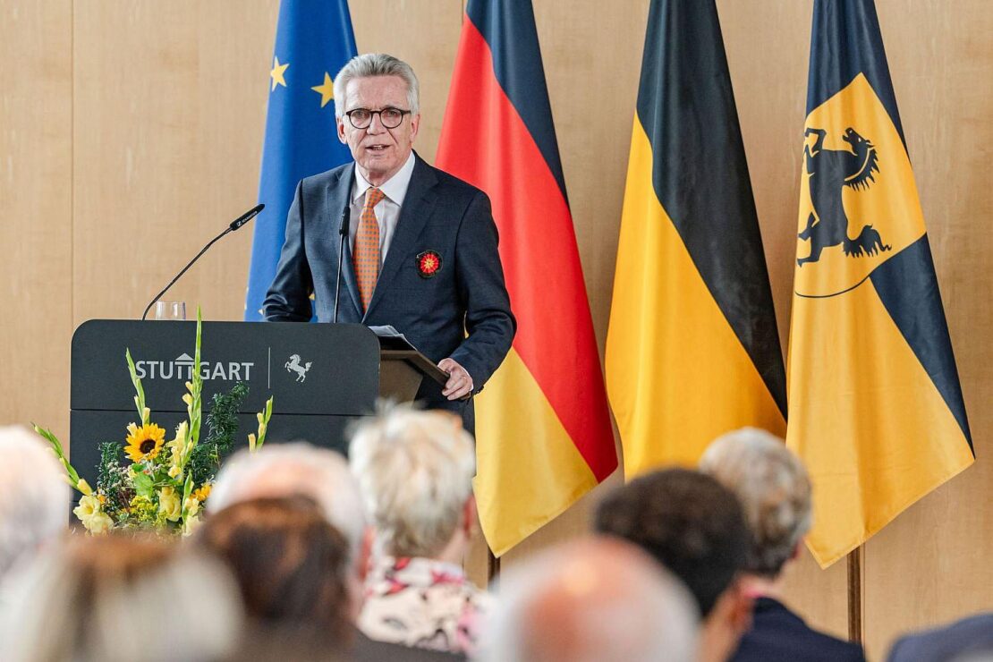 Ehemaliger Innenminister fordert Überwindung deutsch-deutscher Mentalitätsunterschiede in Stuttgart